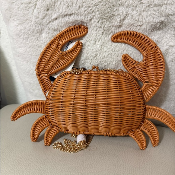 Tommy Bahama Wicker Crab Bag - Picture 4 of 5